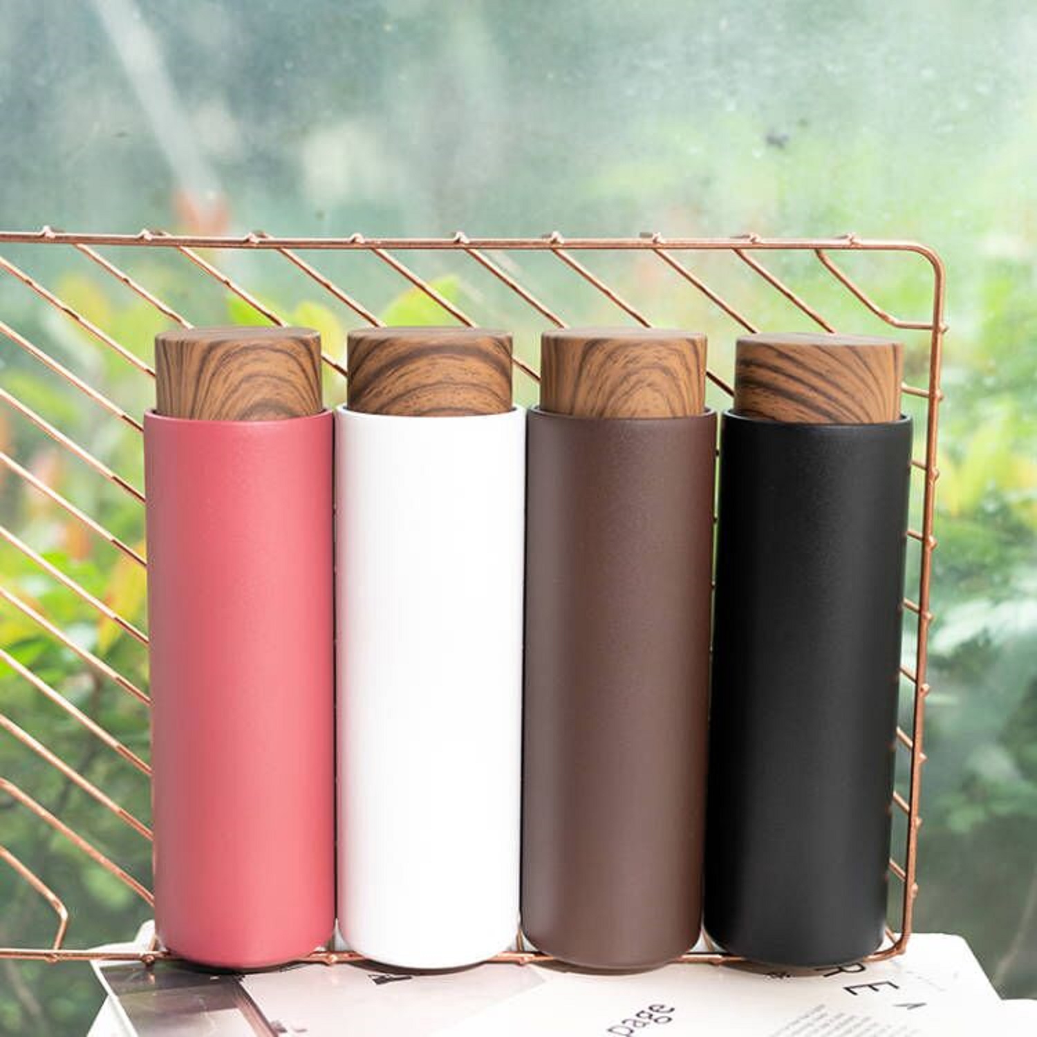 double wall vacuum flask with bamboo lid