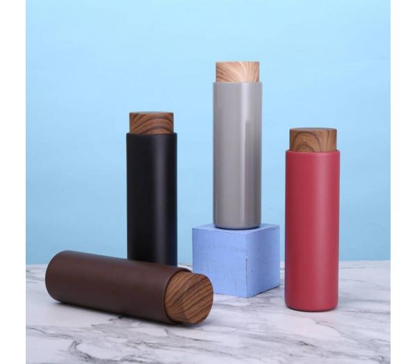 double wall vacuum flask with bamboo lid